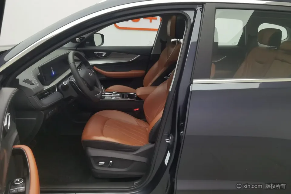 Chery Tiggo 8 PLUS 290TGDI DCT luxury edition+ 2023 — миниатюра 5