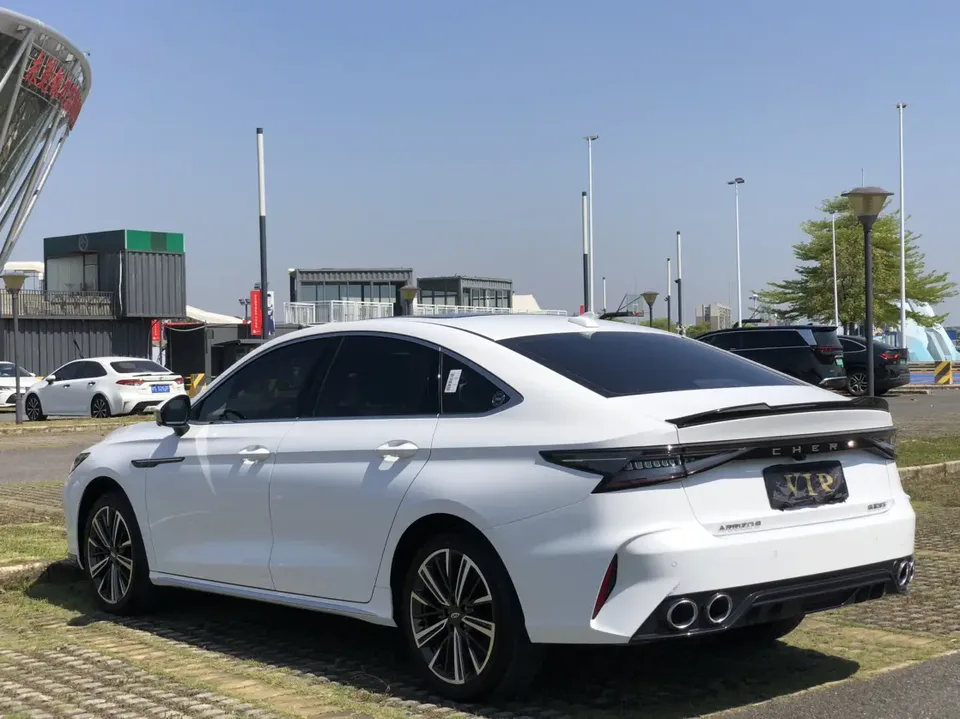 Chery Arrizo 8 1.6TGDI DCT Rui 2025 — миниатюра 2