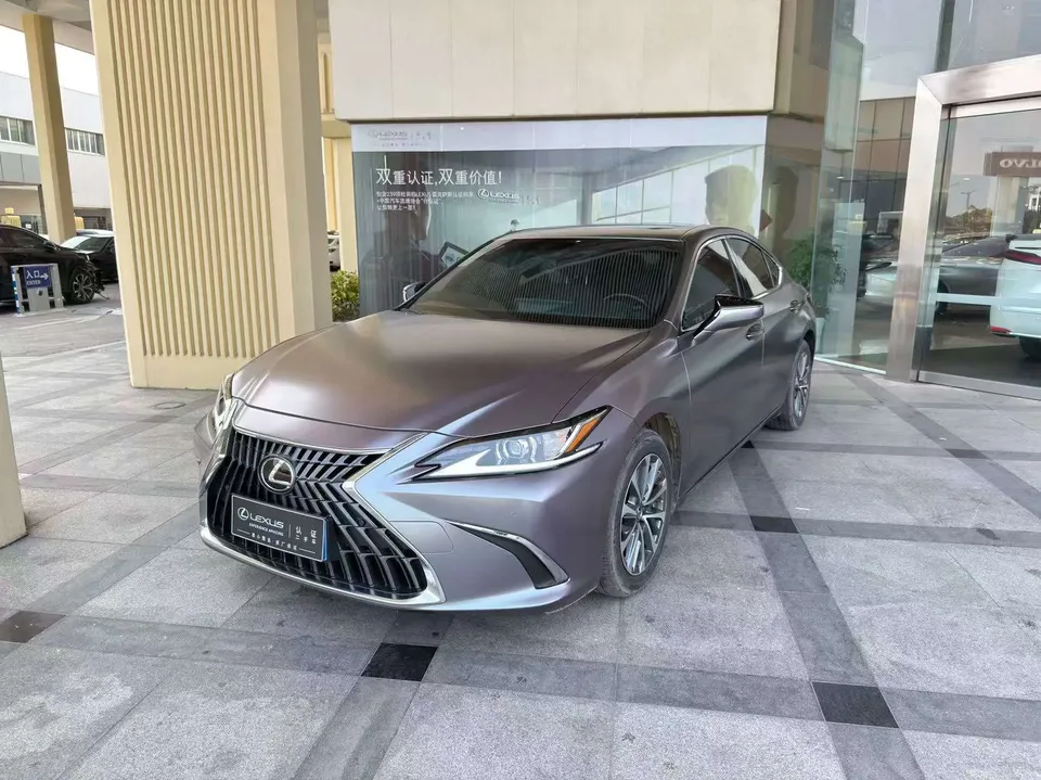 Lexus ES 2023