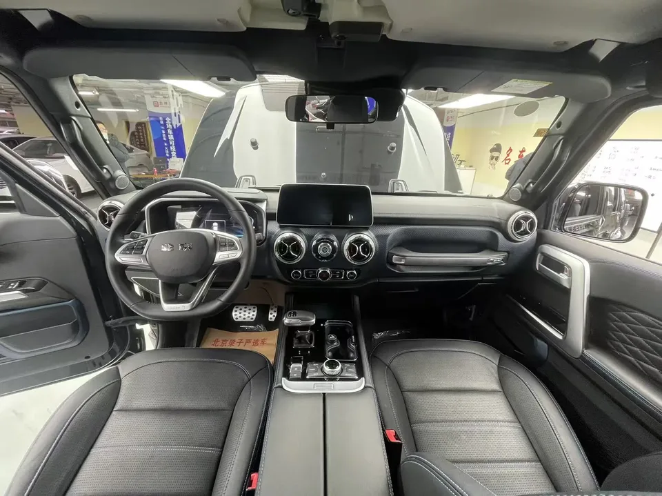 BAIC Beijing Off-road BJ40 Beijing Off-road BJ40 2023 2.0T Automatic 2WD City Hunter Edition Knight Edition 2023 — миниатюра 2