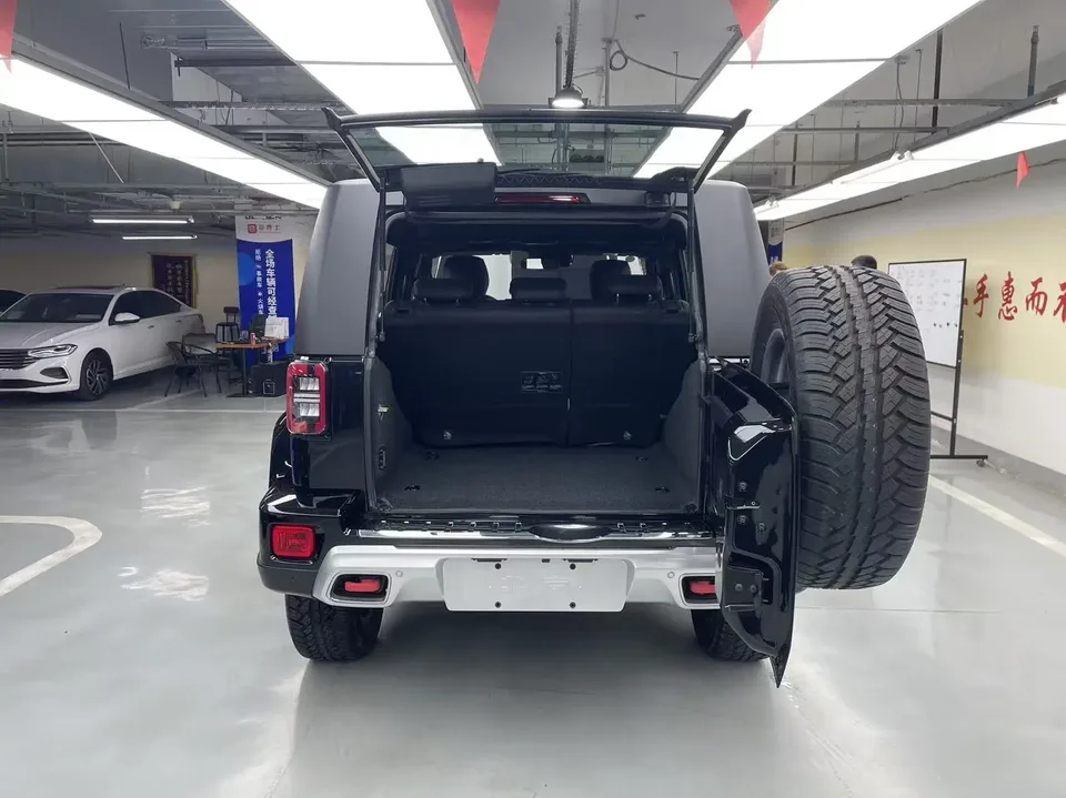 BAIC Beijing Off-road BJ40 Beijing Off-road BJ40 2023 2.0T Automatic 2WD City Hunter Edition Knight Edition 2023 — миниатюра 3