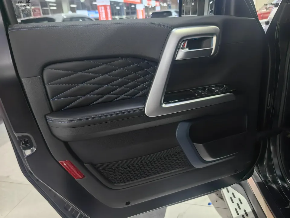 BAIC Beijing Off-road BJ40 Beijing Off-road BJ40 2023 2.0D Automatic 4WD Blade Hero Edition Knight Edition 2023 — миниатюра 3