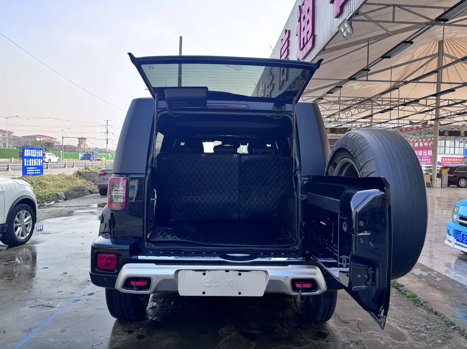 BAIC Beijing Off-road BJ40 2.0T Automatic 4WD City Hunter Edition Knight Edition 2022 — миниатюра 2