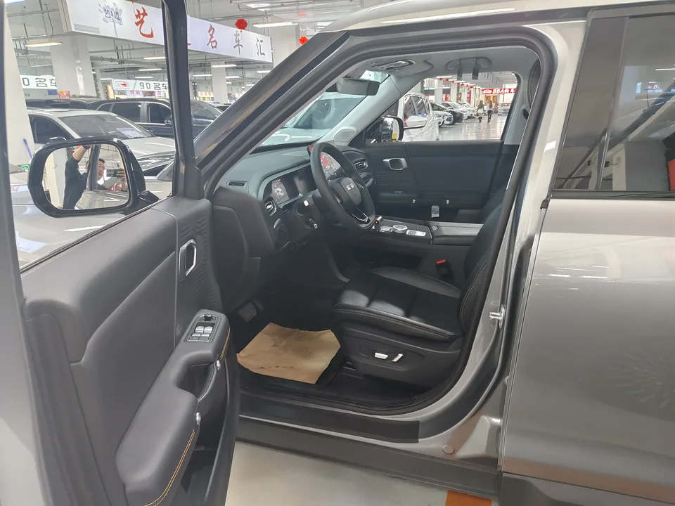 BAIC Beijing Off-road BJ30 Beijing Off-road BJ30 2024 1.5T DCT 2WD Light Wild Pro Edition 2025 — thumbnail 3