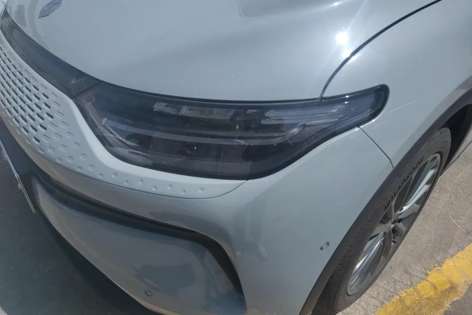 Leapmotor Zero running C11 Extended Range 300 Premium Edition 2025 — миниатюра 2