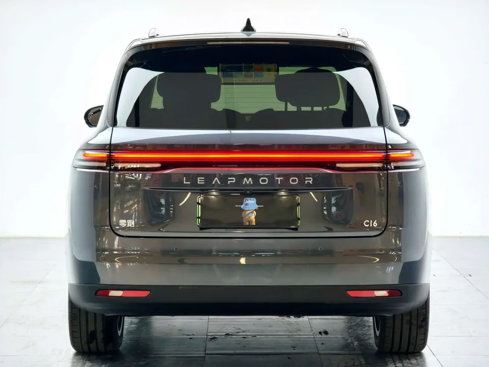 Leapmotor C16 Extended Range 200 Premium Edition 2024 — миниатюра 5