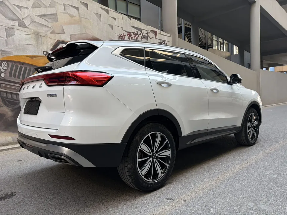 Haval H6 National Fashion Edition 1.5T Automatic Champion Edition 2023 — миниатюра 2