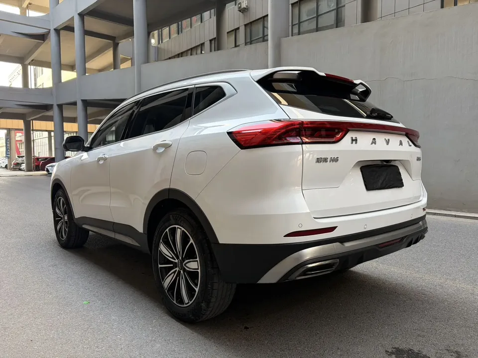 Haval H6 National Fashion Edition 1.5T Automatic Champion Edition 2023 — миниатюра 4