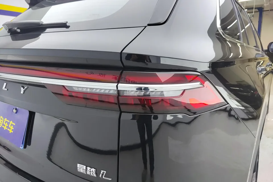 Geely Monjaro 2.0TD DCT EVO 2WD Premium Edition 2023 — миниатюра 2