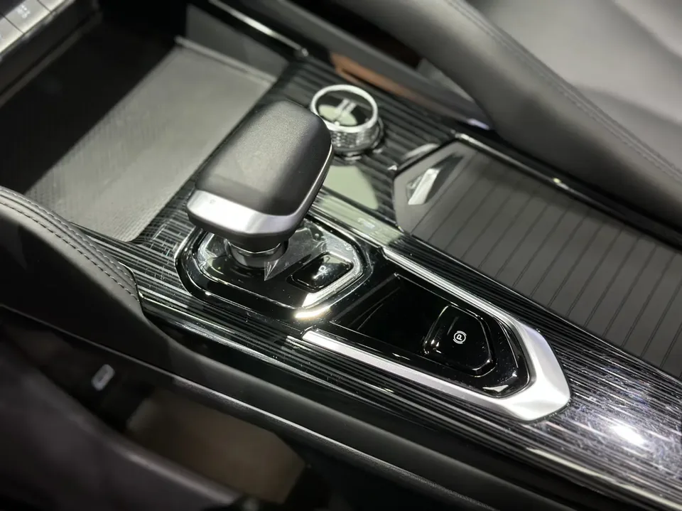 Geely Monjaro 2.0TD DCT EVO 2WD Changfeng Edition 2025 — миниатюра 5