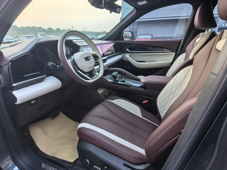 Geely Monjaro Xingyue L 2024 2.0TD High Power Automatic 2WD Yunqi Edition 2024 — миниатюра 3