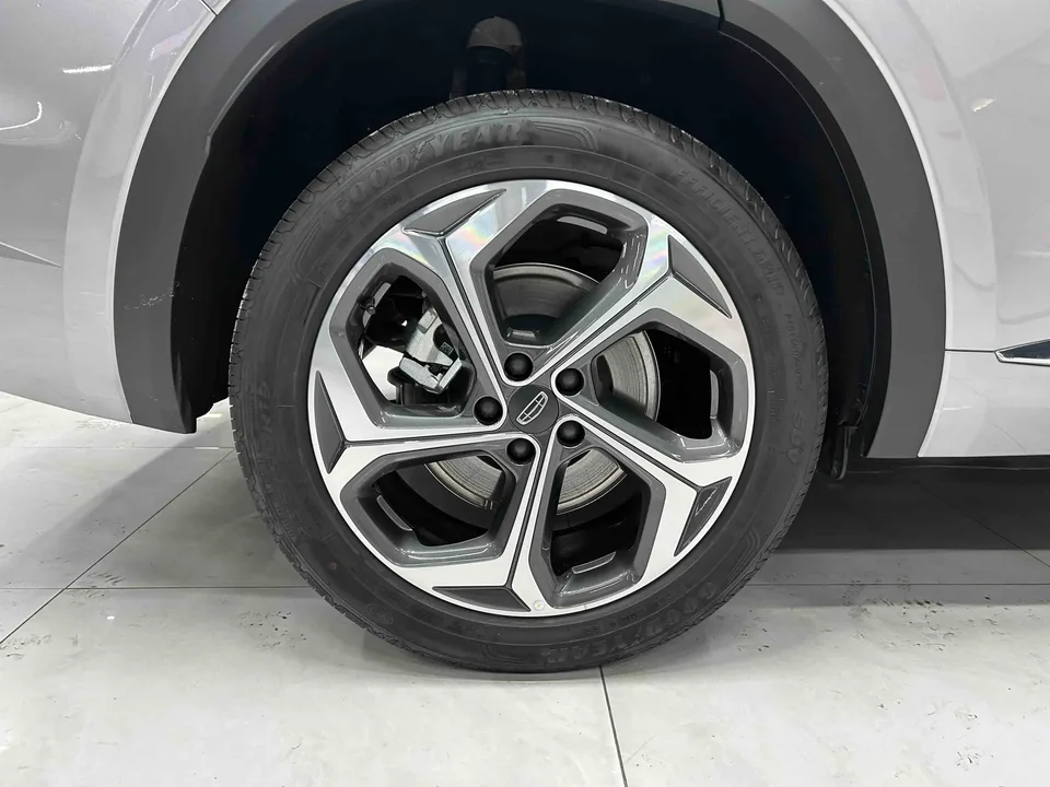 Geely Monjaro 2.0TD 2WD Xingyun Edition 2025 — миниатюра 3