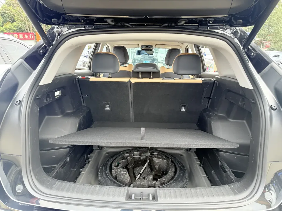 Geely Atlas L Boyue L 2023 1.5TD DCT Premium Edition 2023 — миниатюра 4