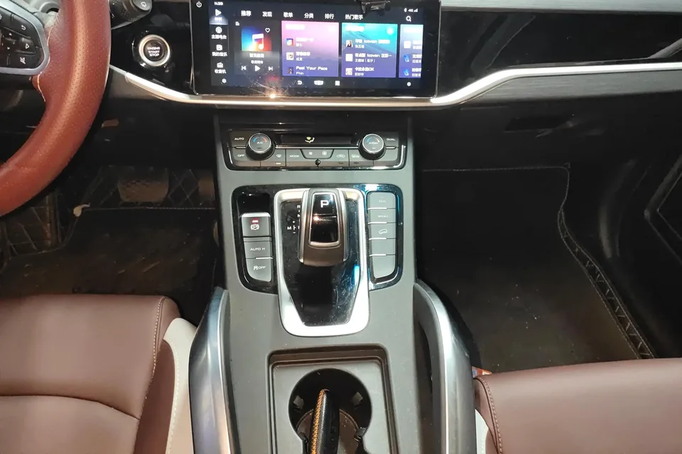 Geely Atlas 1.8TD DCT Smart Elegant Edition 2023 — миниатюра 4