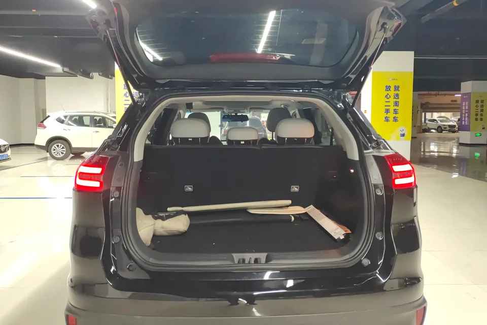 Geely Atlas 1.8TD DCT Smart Elegant Edition 2023 — миниатюра 5