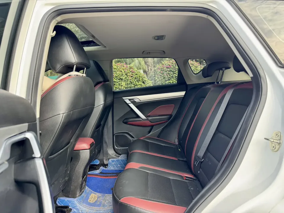 Geely Coolray SX11 240T DCT Platinum Edition 2022 — миниатюра 3