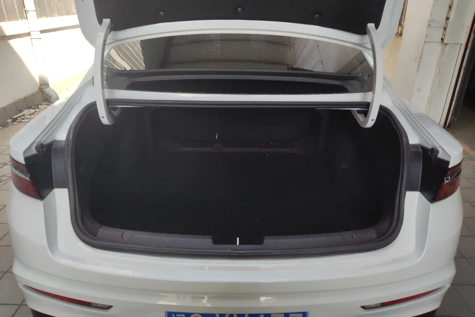 Geely Preface Xing Rui 2025 1.5T Dongfang Yao Fuyao Edition 2025 — миниатюра 5