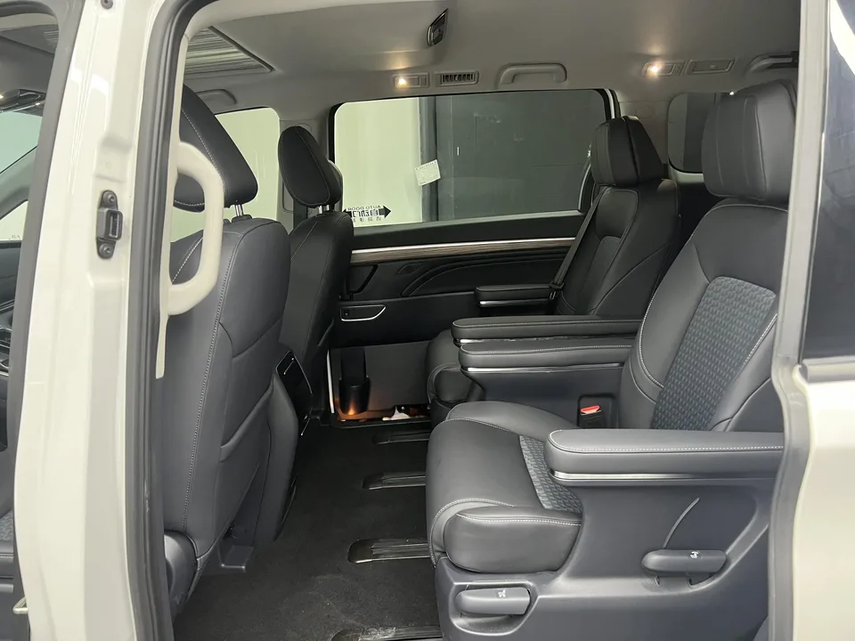 GAC Trumpchi M8 Trumpchi M8 2023 Lingxiu Series 390T Deluxe Edition 2024 — миниатюра 4