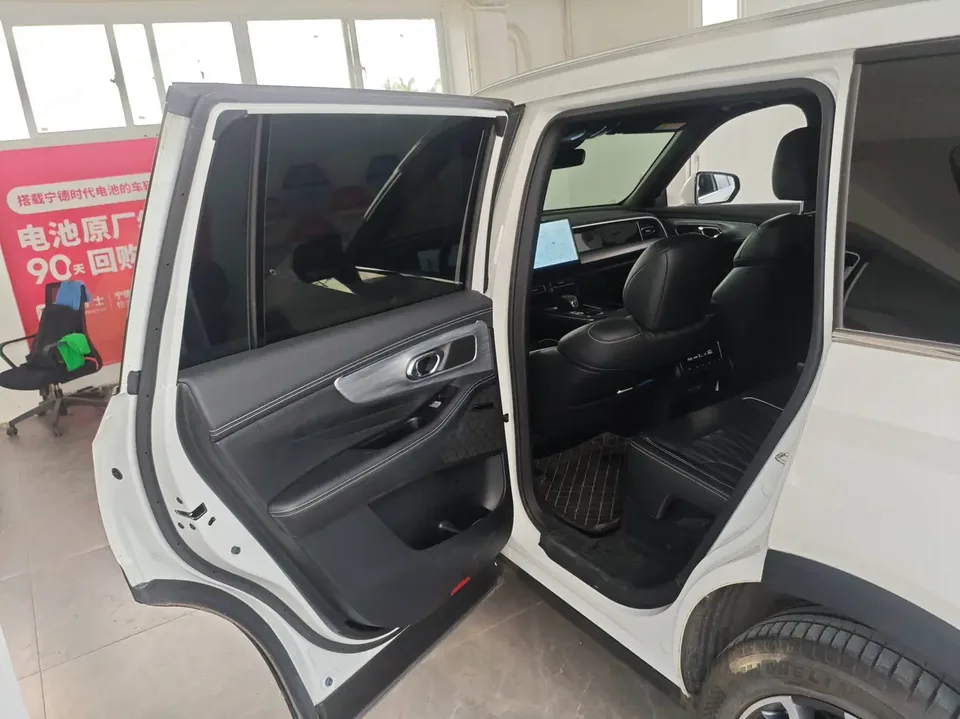 GAC Trumpchi GS8 Trumpchi GS8 2024 Pilot Series 2.0TGDI 2WD Luxury Connected Edition 2023 — миниатюра 5