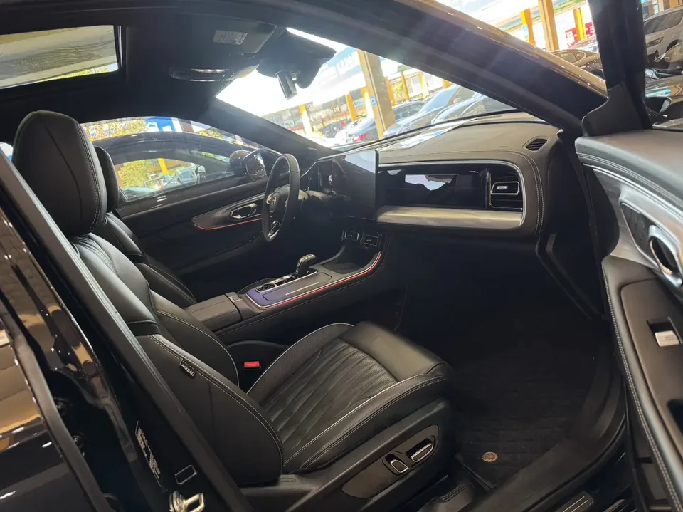 GAC Trumpchi GS8 Trumpchi GS8 2022 Trumpchi GS8 2022 Pilot Series 2.0TGDI 2WD luxury smart connected version 7 seats 2023 — thumbnail 4