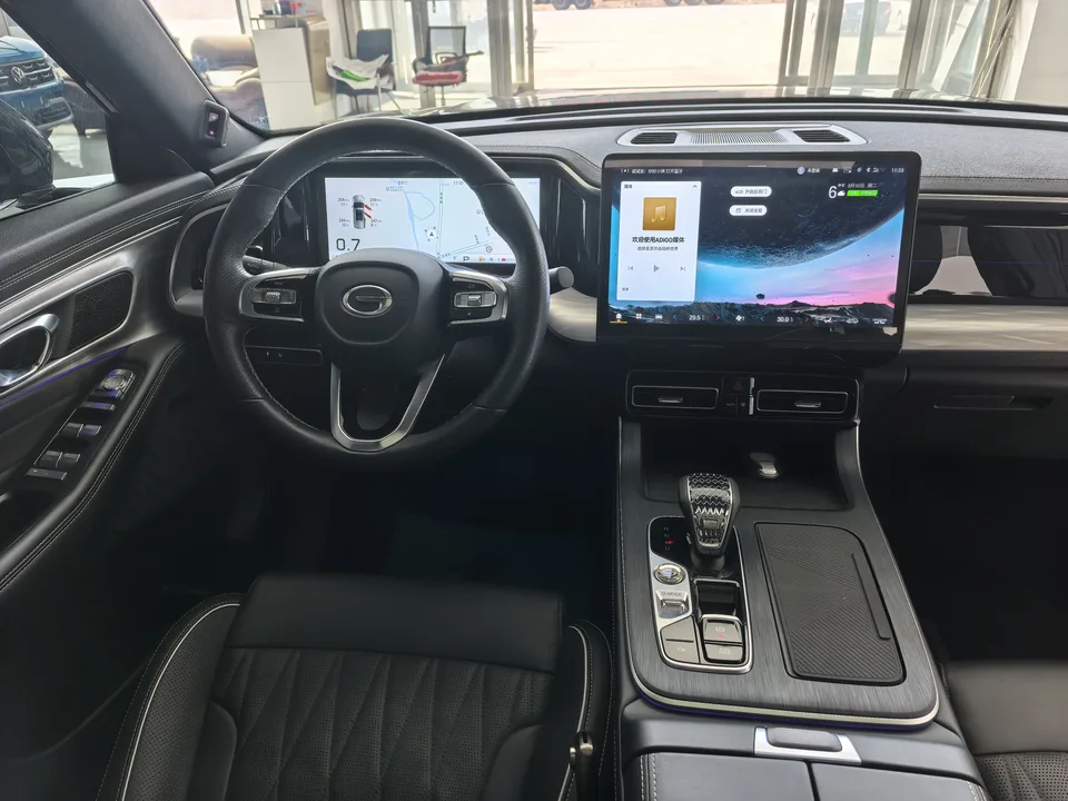 GAC Trumpchi GS8 Trumpchi GS8 2024 Pilot Series 2.0TGDI 2WD Luxury Connected Edition 2024 — миниатюра 3