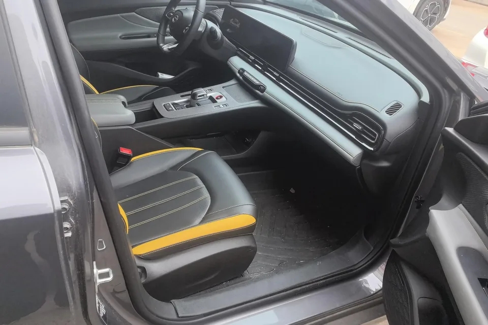GAC Trumpchi Shadow Leopard Shadow Leopard 2023 2.0L DHT High Energy Hybrid Edition 2023 — миниатюра 3