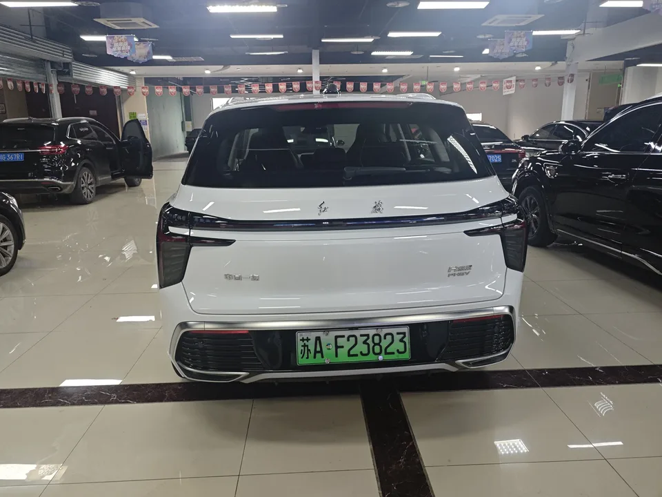 Hongqi HS3 PHEV 115km Jinwei Edition 2025 — миниатюра 2