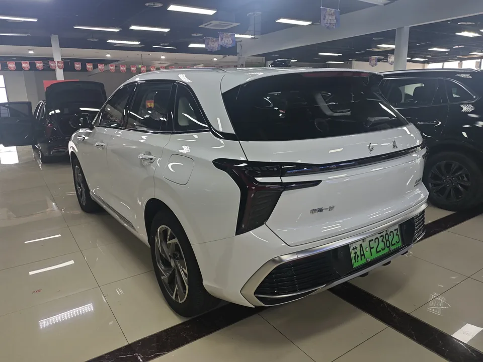 Hongqi HS3 PHEV 115km Jinwei Edition 2025 — миниатюра 4