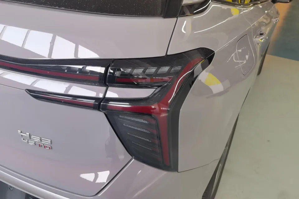 Hongqi HS3 2.0T available version 2024 — миниатюра 2