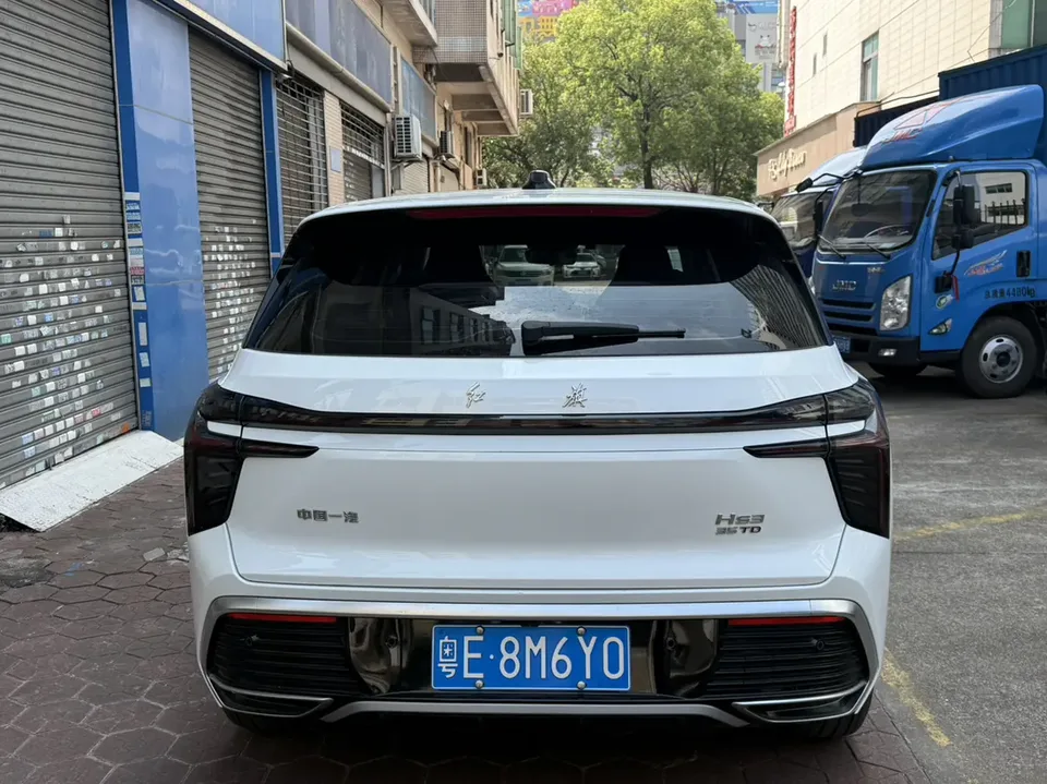 Hongqi HS3 1.5T Brave Edition 2024 — миниатюра 2