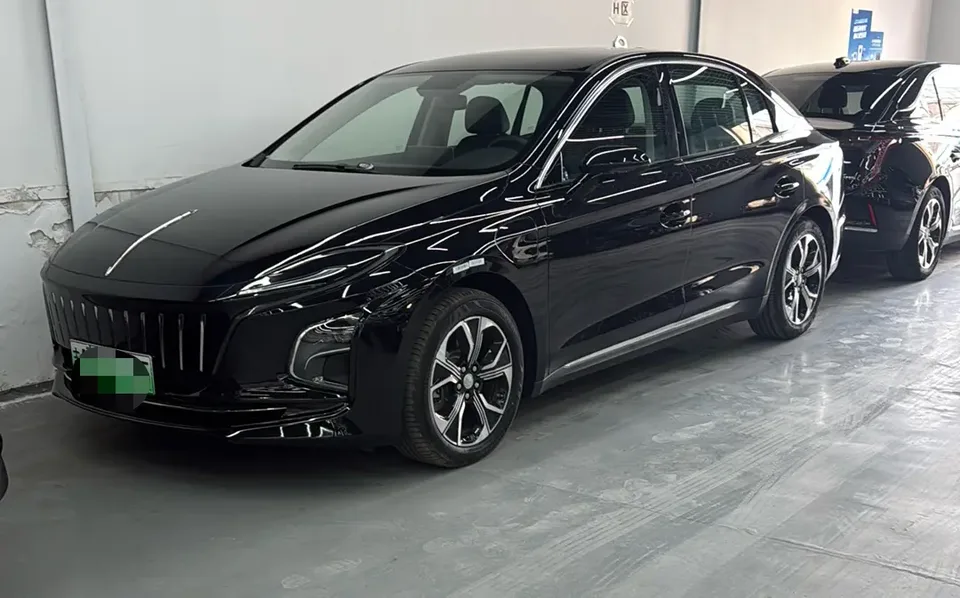 Hongqi E-QM5 2023