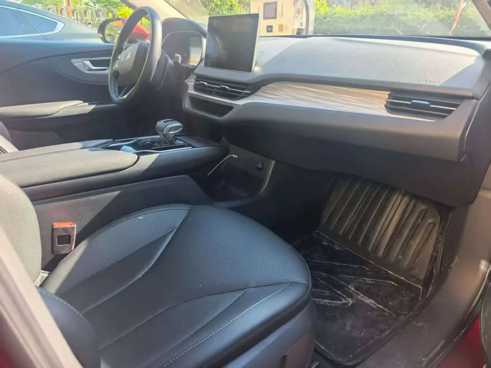 Hongqi E-QM5 Hongqi E-QM5 2023 620KM PLUS Edition 2024 — миниатюра 2