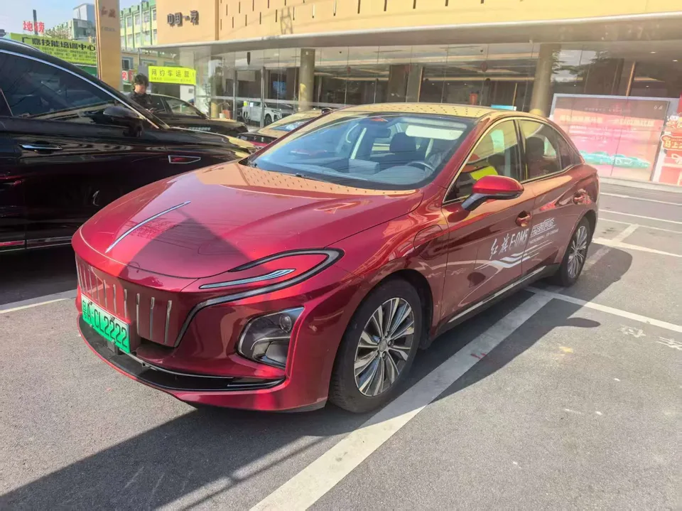 Hongqi E-QM5 2024