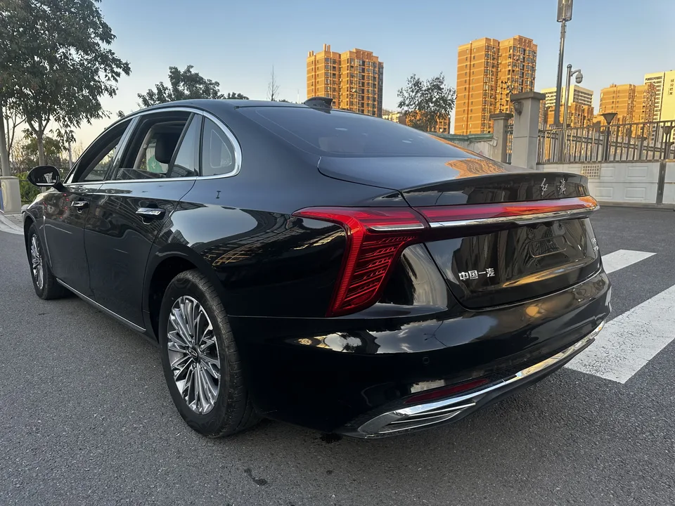 Hongqi H5 Hongqi H5 2023 1.5T DCT Zhilian Qiyun Edition 2023 — миниатюра 2