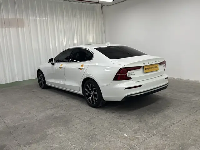 Volvo S60 Volvo S60 2024 B4 Luxury Edition 2024 — миниатюра 2