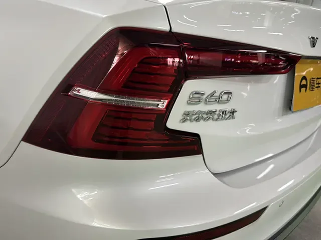 Volvo S60 Volvo S60 2024 B4 Luxury Edition 2024 — миниатюра 4