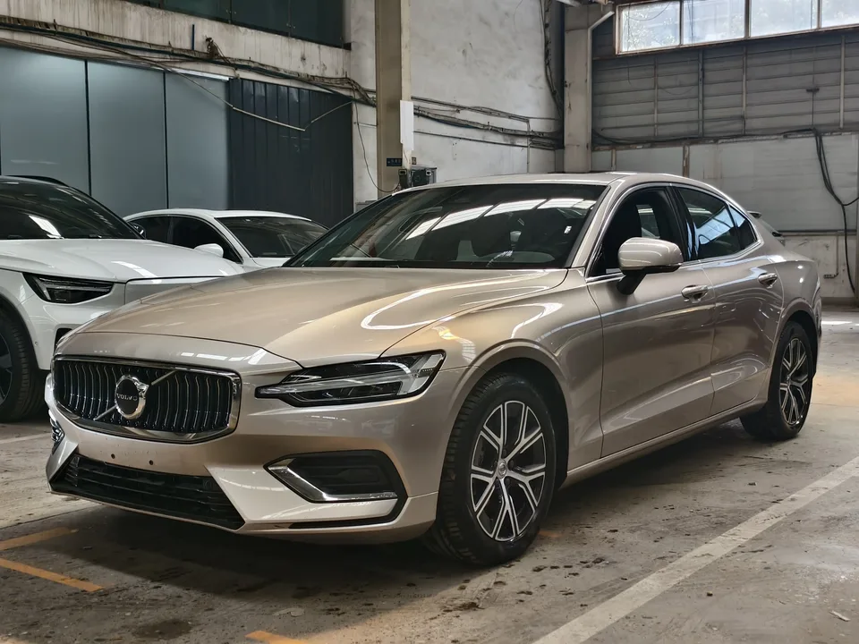 Volvo S60 2025