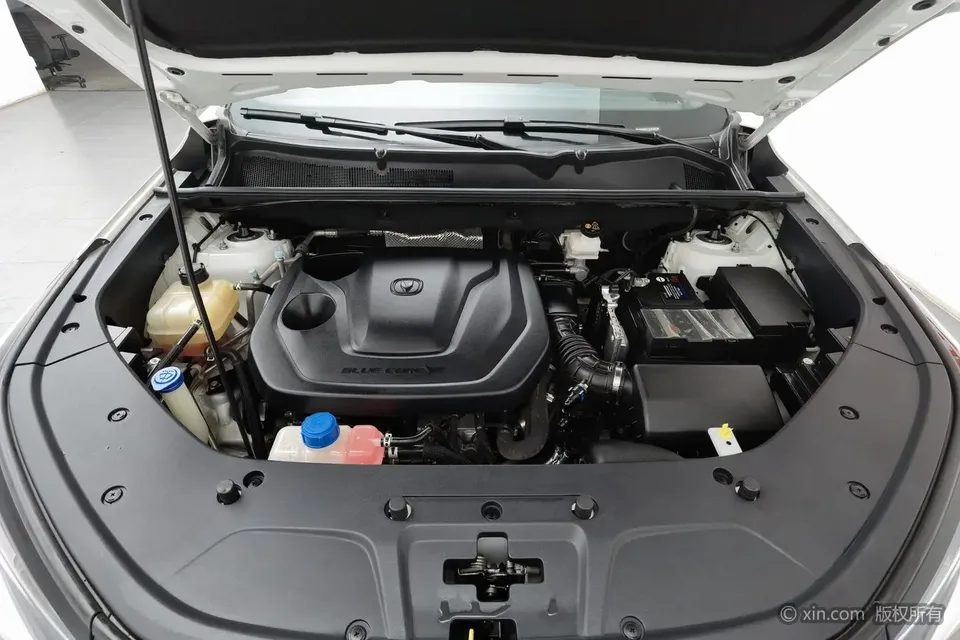 Changan CS75PLUS third generation 1.5T automatic premium model 2023 — миниатюра 2