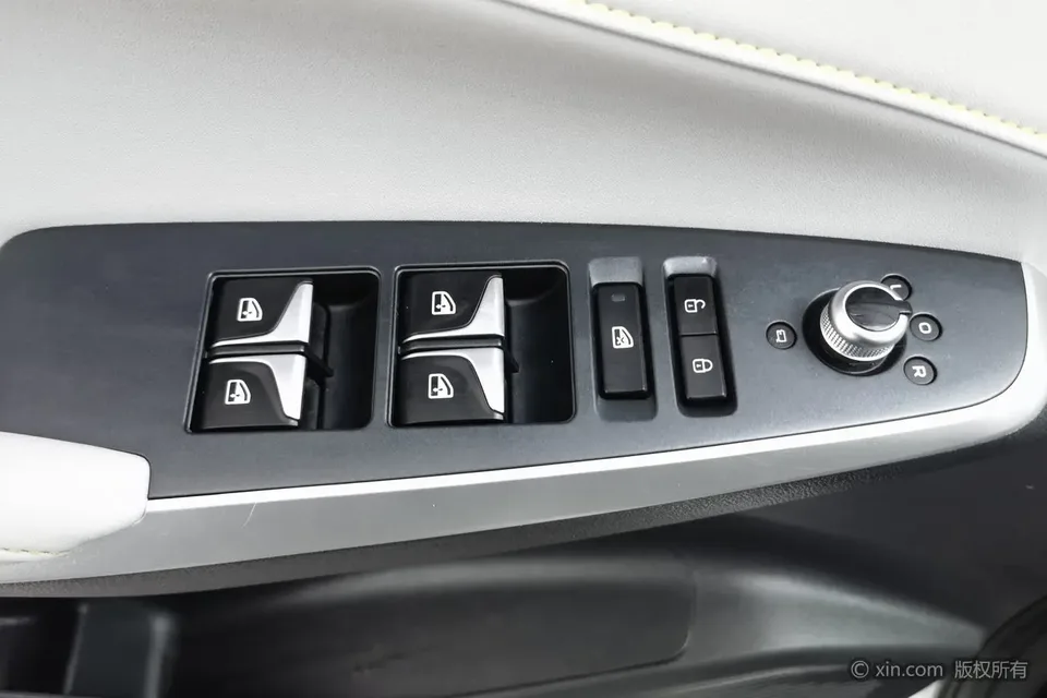 Changan CS75PLUS third generation 1.5T automatic premium model 2023 — миниатюра 5