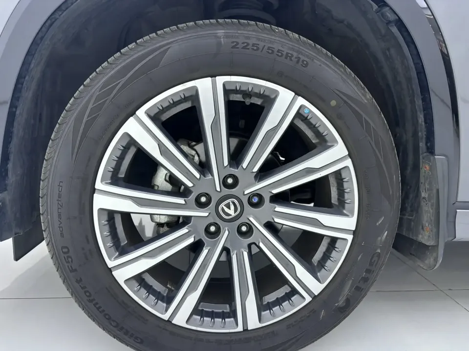 Changan CS75PLUS third generation champion version 1.5T automatic intelligent driving dynamic navigation model 2024 — миниатюра 3