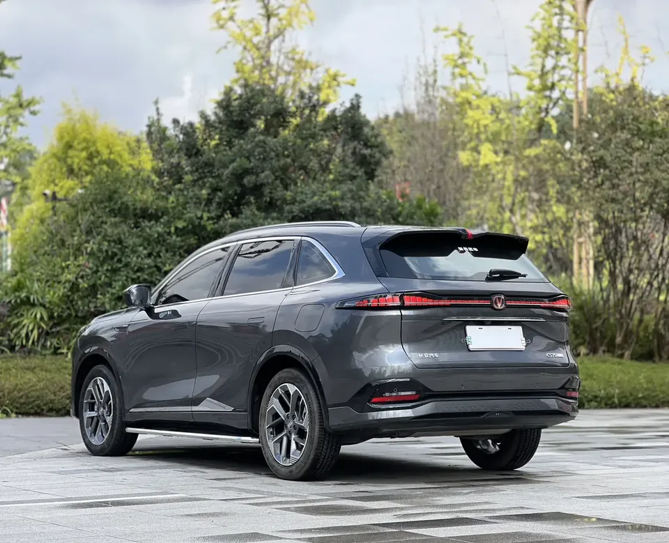 Changan CS75PLUS Changan CS75 PLUS 2025 fourth generation 1.5T New Blue Whale Smart Premium Edition 2024 — миниатюра 4