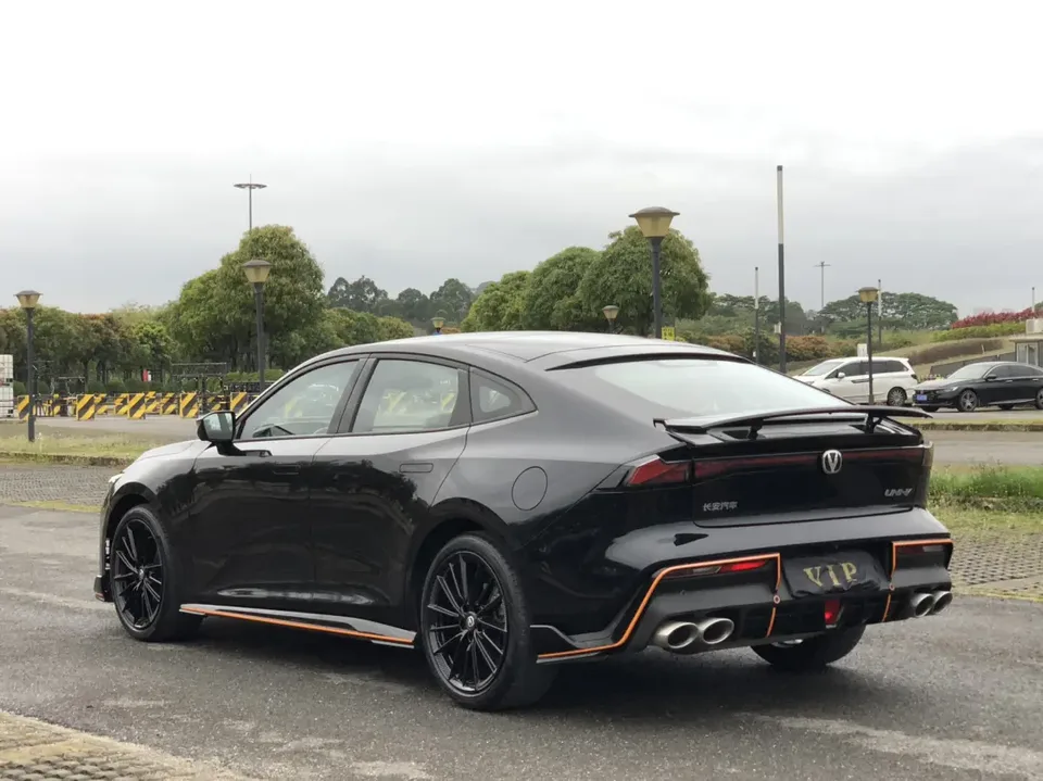 Changan UNI-V 1.5T Sports Edition 2022 — миниатюра 2