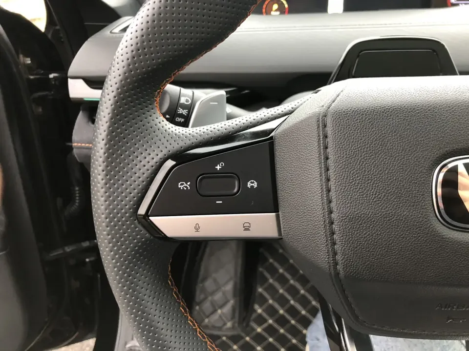 Changan UNI-V 1.5T Sports Edition 2022 — миниатюра 3