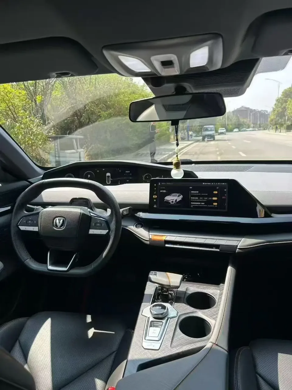 Changan UNI-V 1.5T Premium Edition 2022 — миниатюра 3