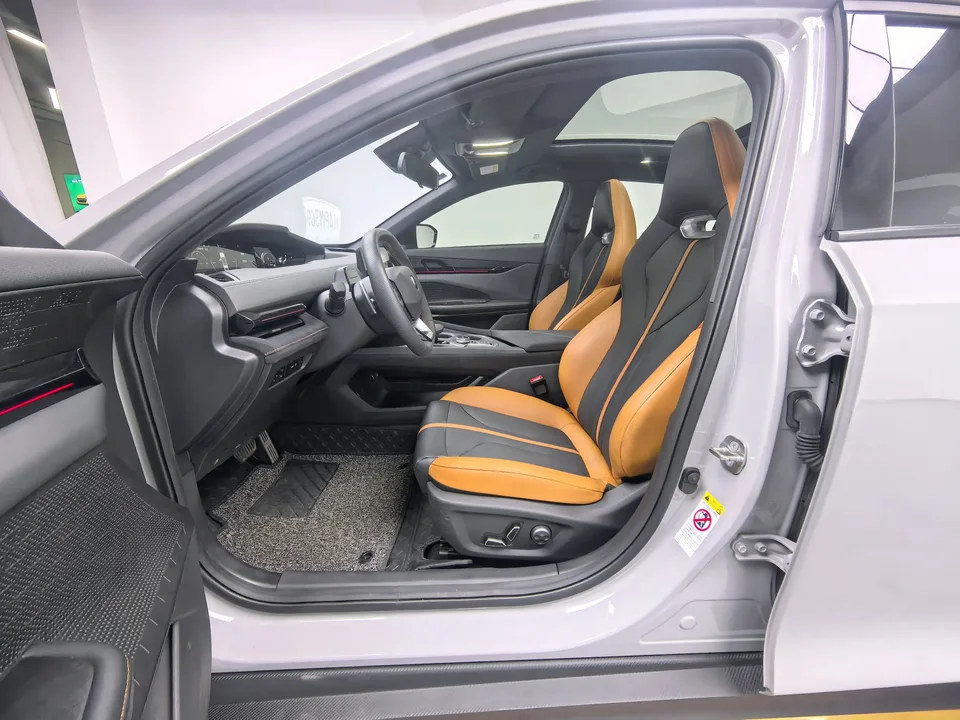 Changan UNI-V 1.5T Premium Sports Edition 2024 — миниатюра 4