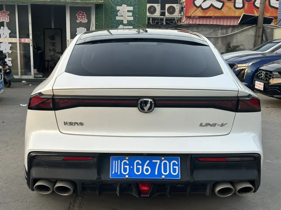 Changan UNI-V 1.5T Sports Edition 2024 — миниатюра 2