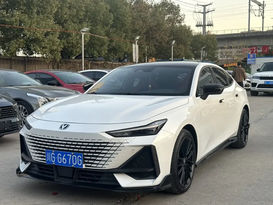 Changan UNI-V 2024