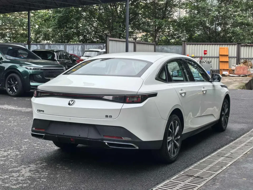 Changan Escape 1.5T DCT 500Bar Premium Edition 2025 — миниатюра 5