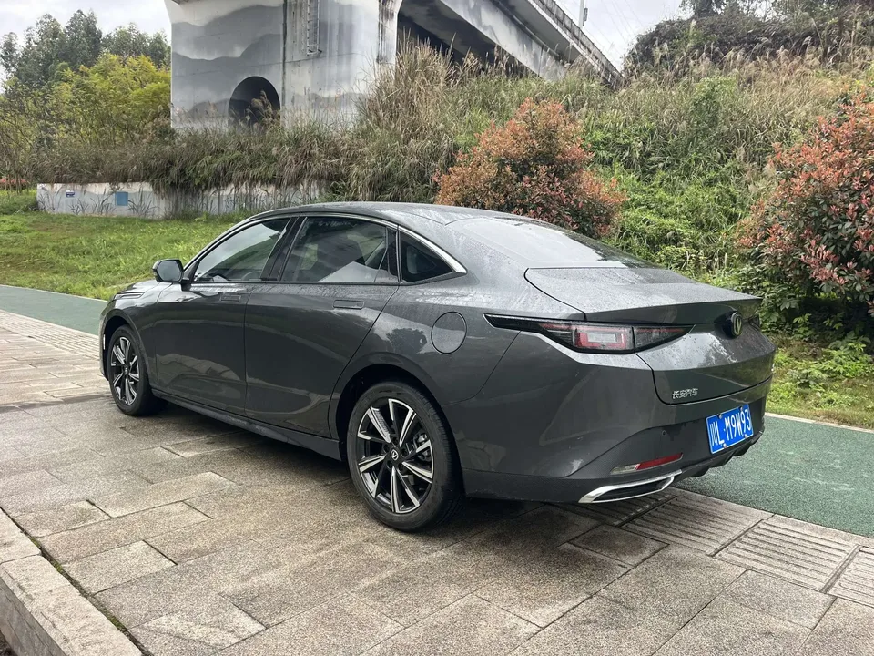 Changan Escape 1.5T DCT 500Bar Premium Edition 2025 — миниатюра 4