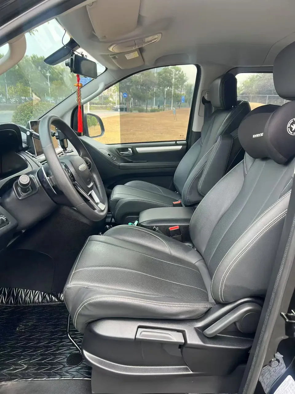 Datong Maxus G20 facelift ES 2.0T gasoline automatic value version 2023 — миниатюра 3